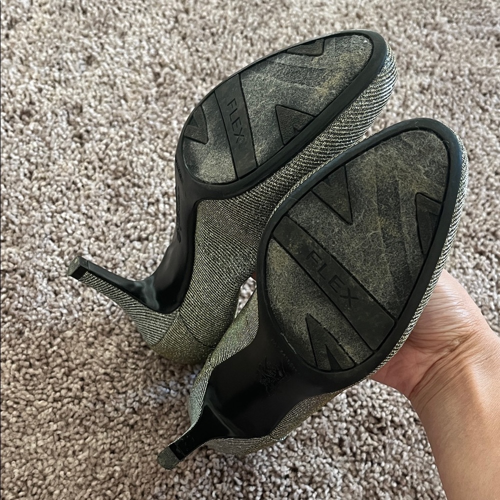 Life Stride Women's Shimmering Gray Heels - Picture 2 of 2